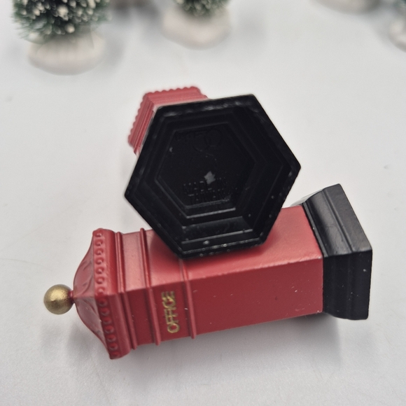 Department 56 Two English Post Boxes - Picture 5 of 7